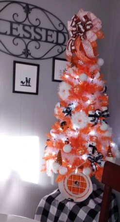 Vickerman Unlit Christmas Tree (433379) -Light Bulbs Shop 151024md