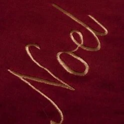 Vickerman Table Runner (506233) 7 Vickerman Table Runner (506233) -Light Bulbs Shop 5062333md